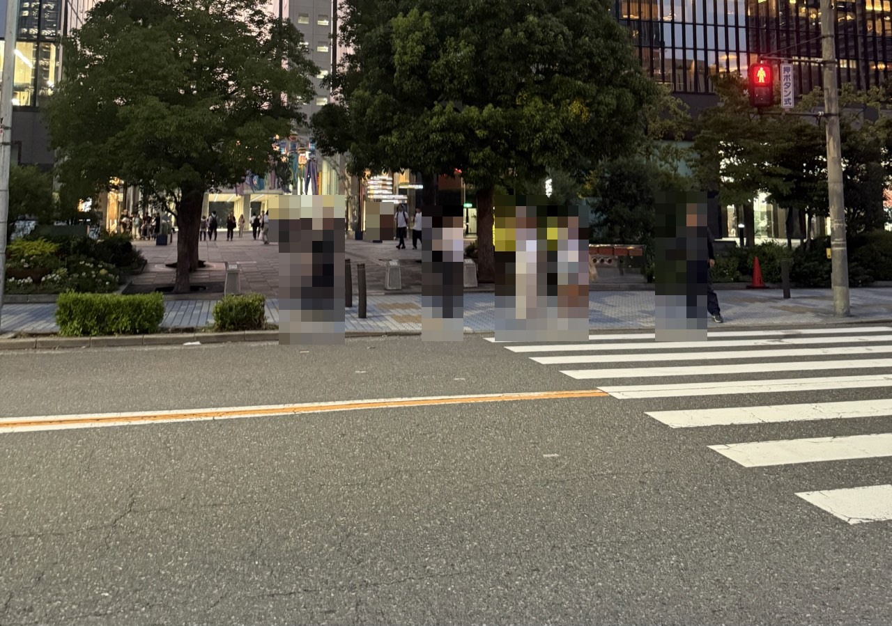新梅田シティ前の交差点